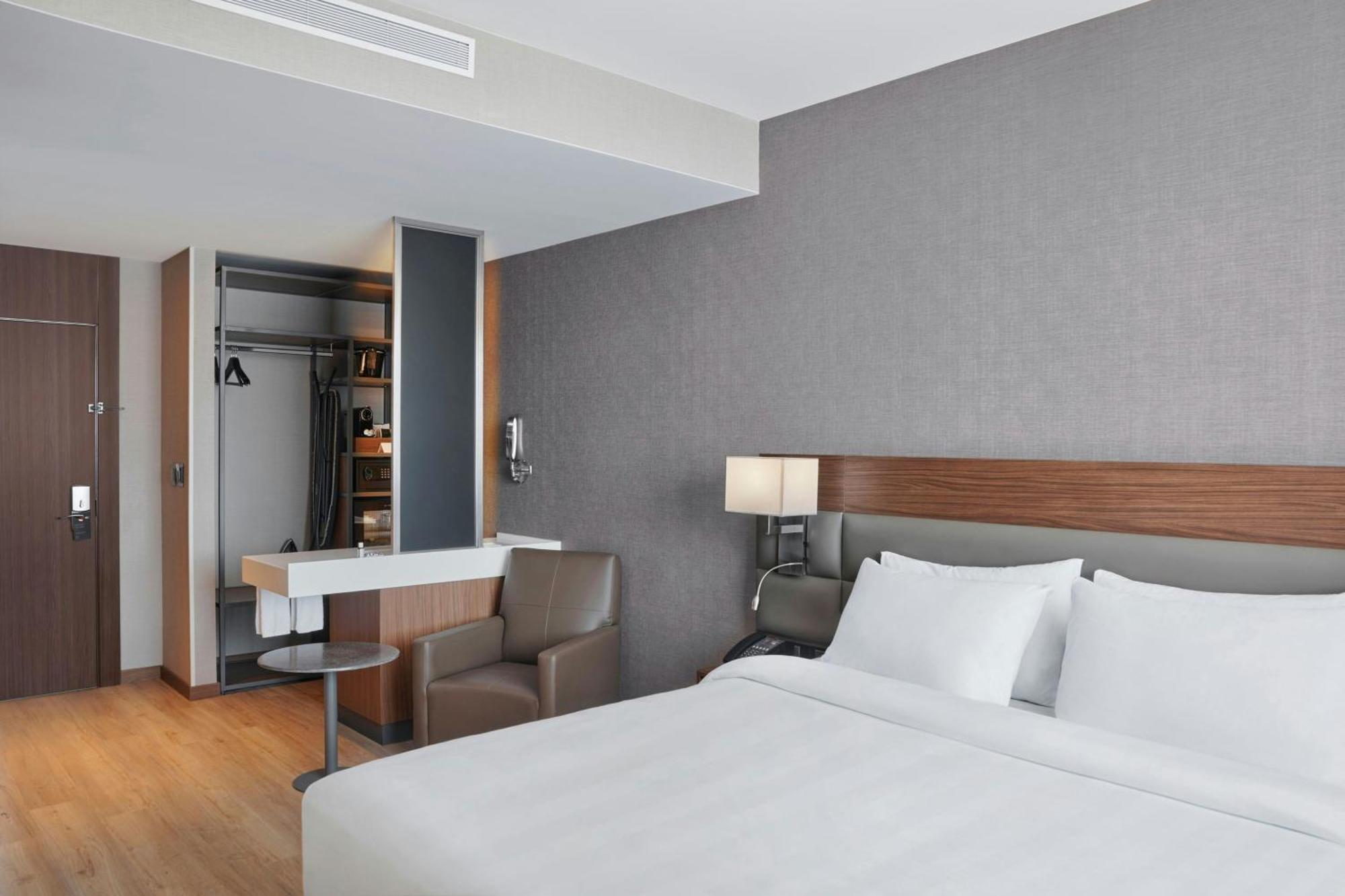 Ac Hotel By Marriott Saltillo Exteriör bild