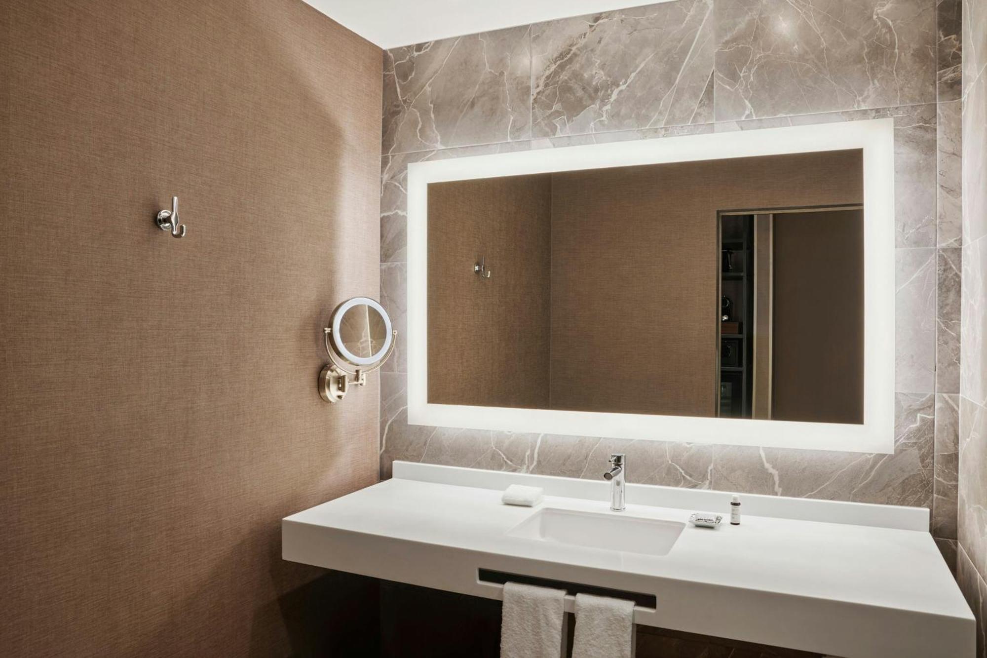 Ac Hotel By Marriott Saltillo Exteriör bild