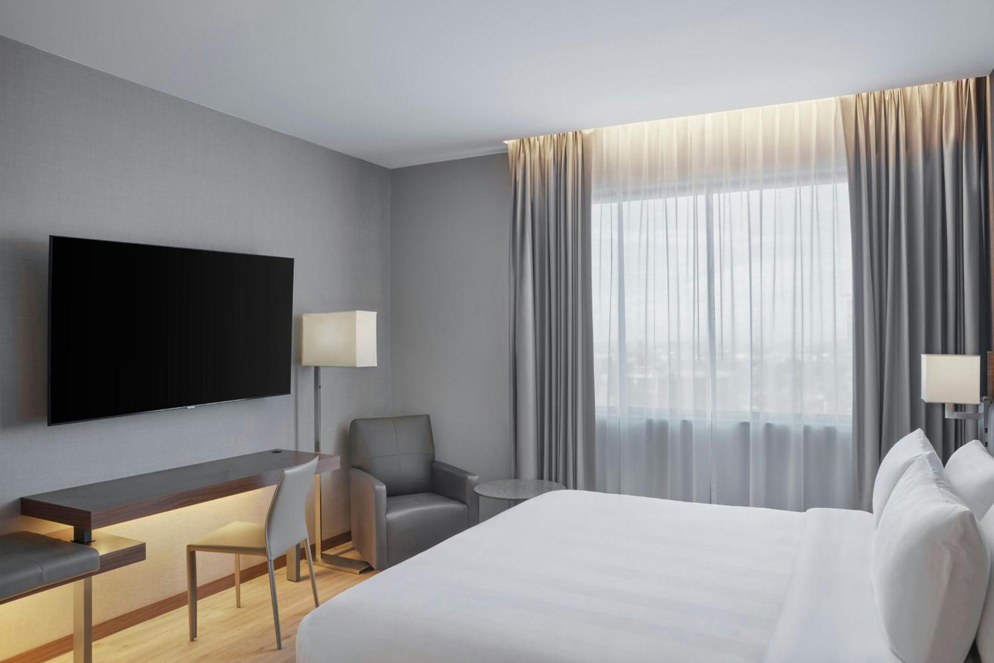 Ac Hotel By Marriott Saltillo Exteriör bild