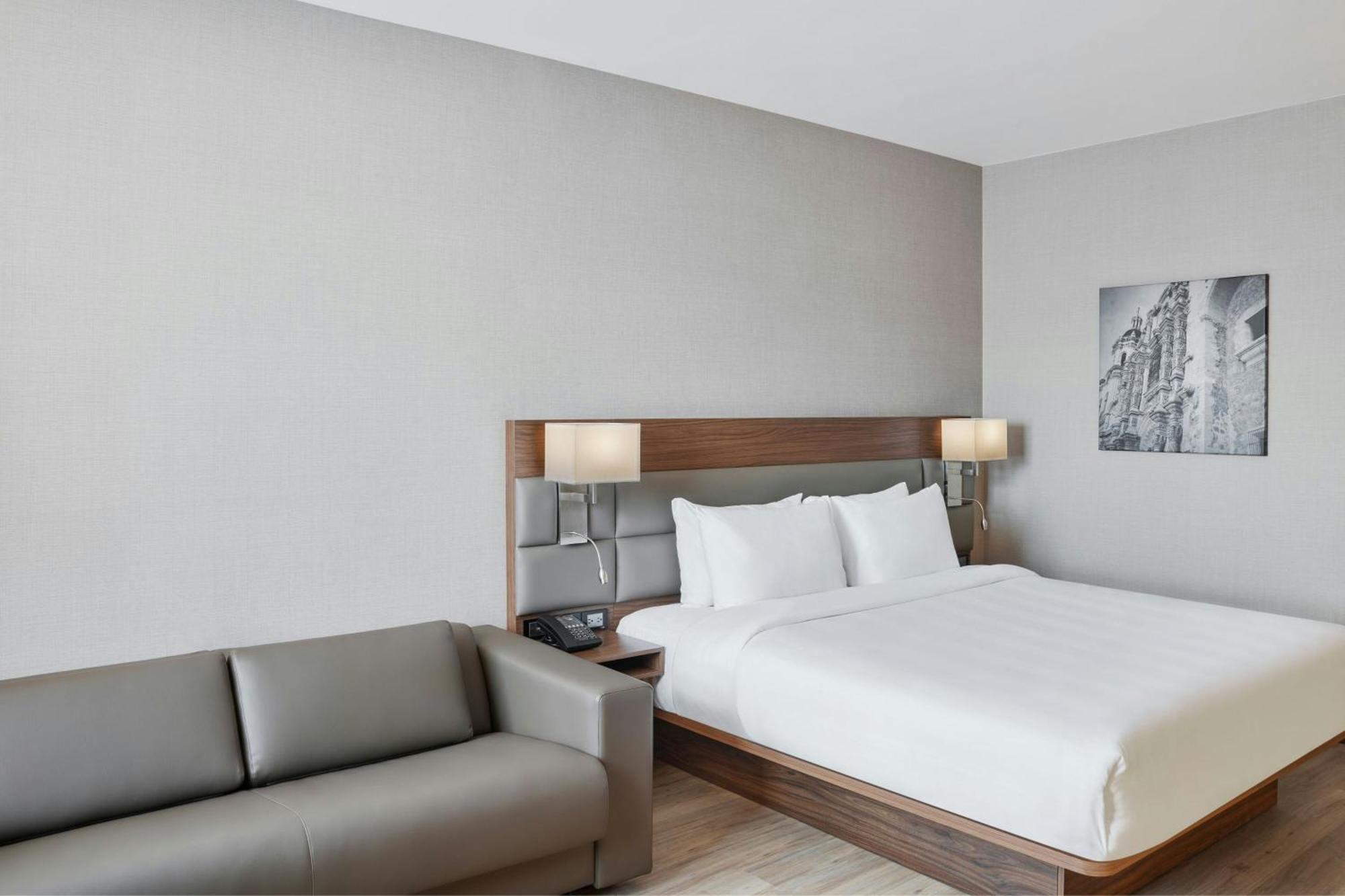 Ac Hotel By Marriott Saltillo Exteriör bild